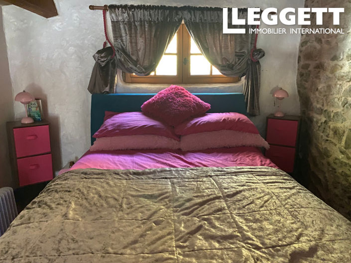 Image No.8-3 Bed House for sale