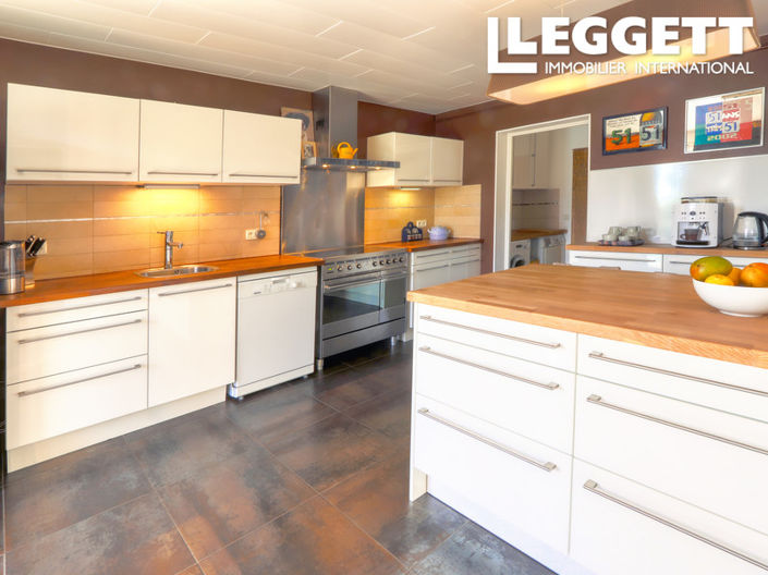 Image No.7-4 Bed House for sale