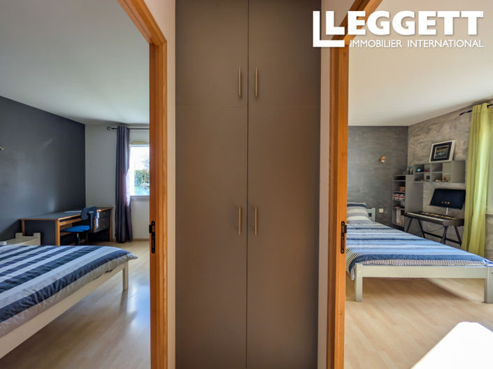 Image No.8-3 Bed House for sale