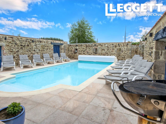 Image No.8-9 Bed House for sale