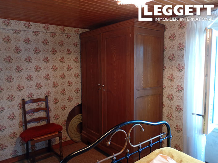 Image No.8-4 Bed House for sale