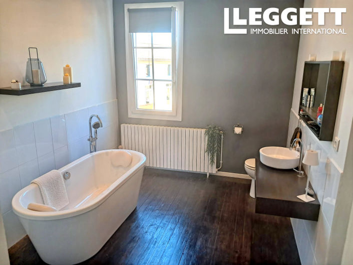 Image No.10-4 Bed House for sale