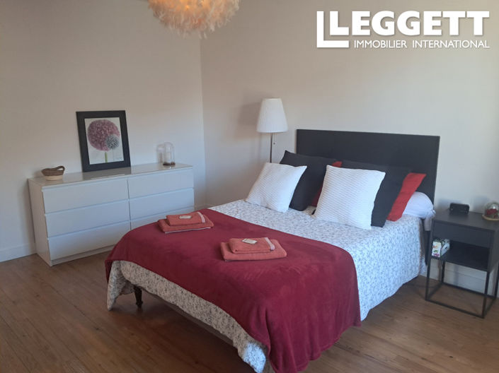 Image No.6-4 Bed House for sale