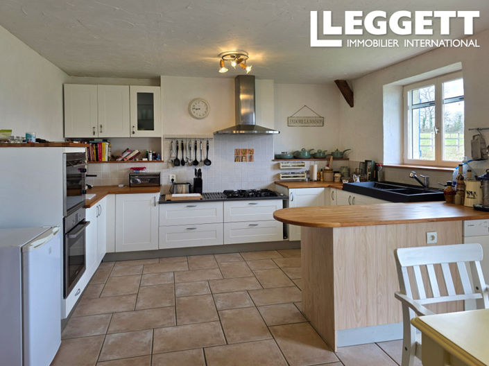 Image No.2-4 Bed House for sale