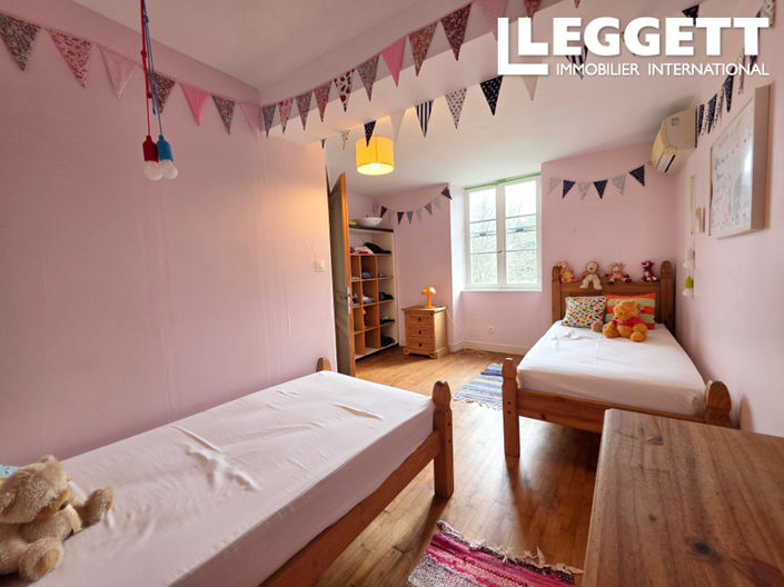 Image No.7-4 Bed House for sale