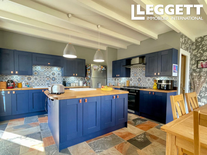 Image No.3-5 Bed House for sale