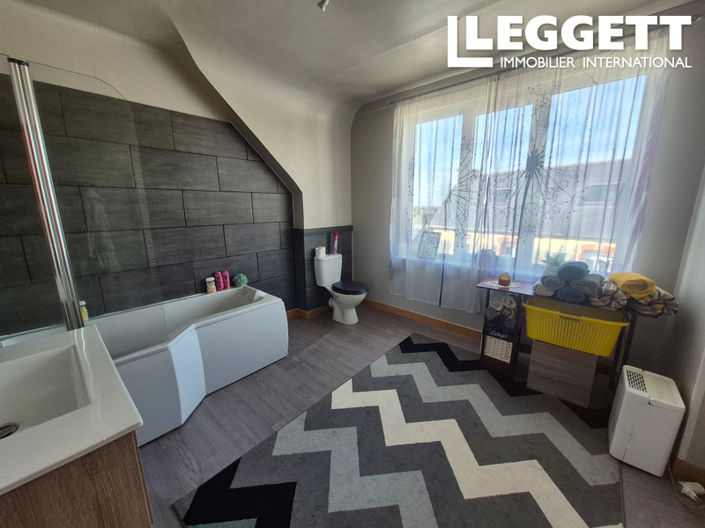 Image No.6-4 Bed House for sale