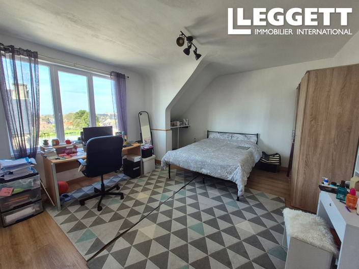 Image No.7-4 Bed House for sale