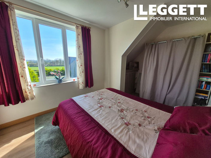 Image No.8-4 Bed House for sale