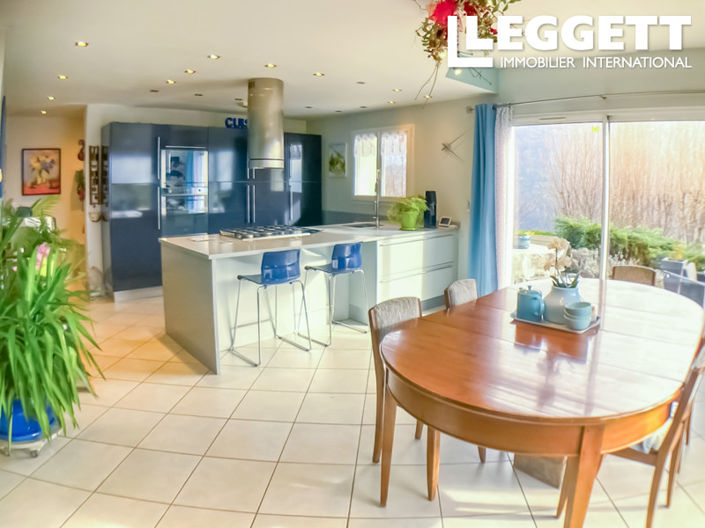 Image No.6-3 Bed House for sale