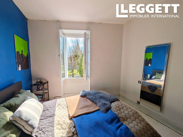 Image No.8-5 Bed House for sale