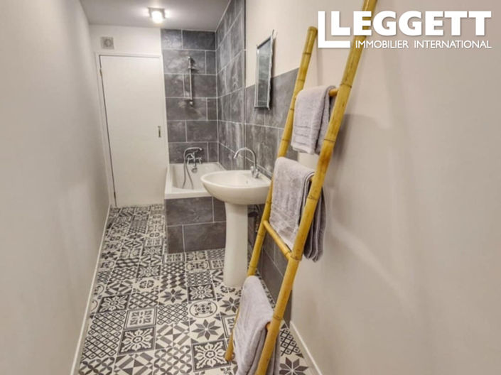 Image No.6-2 Bed House for sale