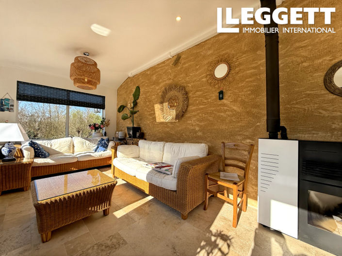 Image No.10-5 Bed House for sale