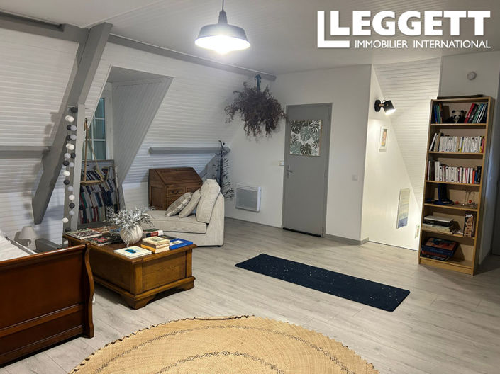 Image No.8-5 Bed House for sale