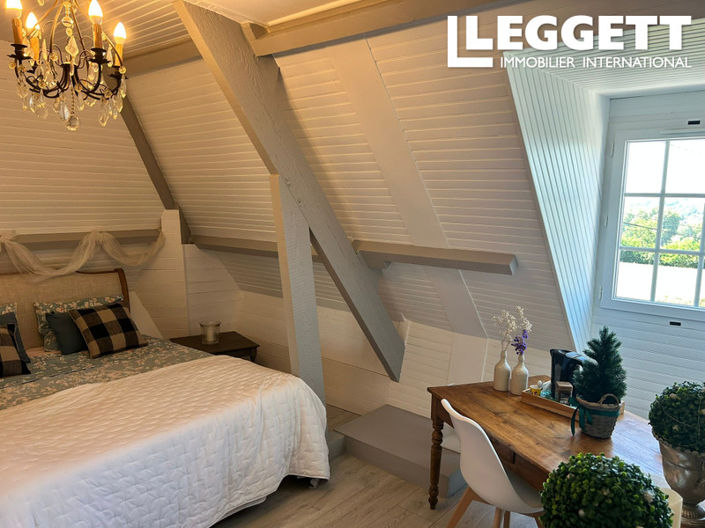 Image No.9-5 Bed House for sale