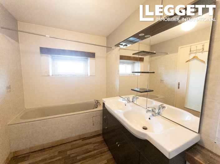 Image No.9-Maison de 3 chambres à vendre à Bertric-Burée