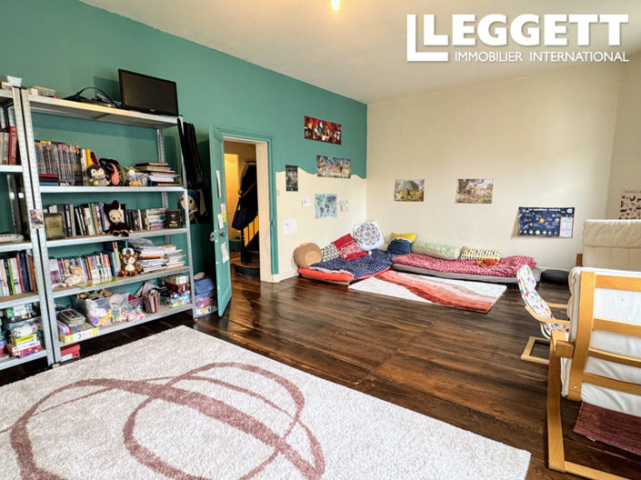 Image No.10-3 Bed House for sale