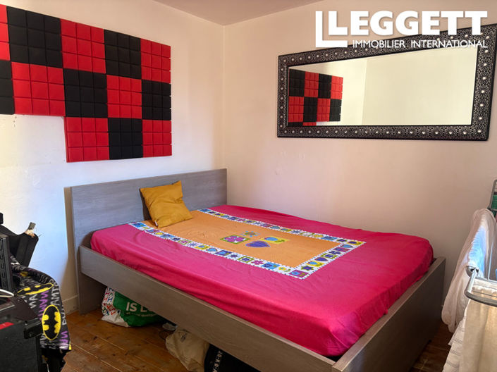 Image No.6-10 Bed House for sale