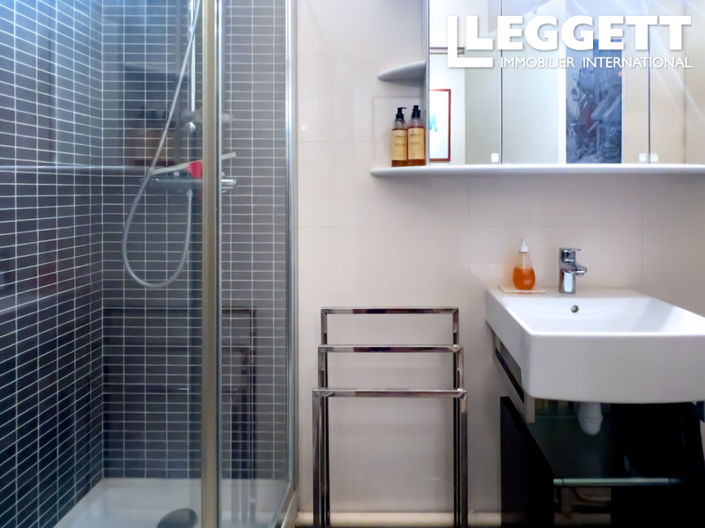 Image No.10-1 Bed Apartment for sale