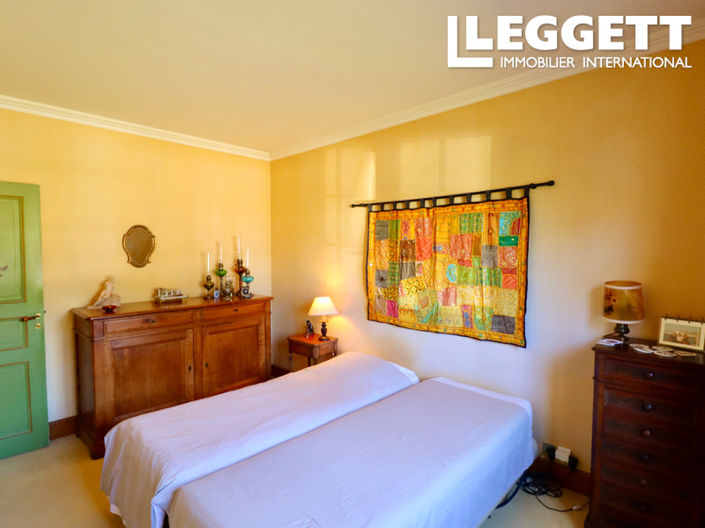 Image No.7-4 Bed House for sale