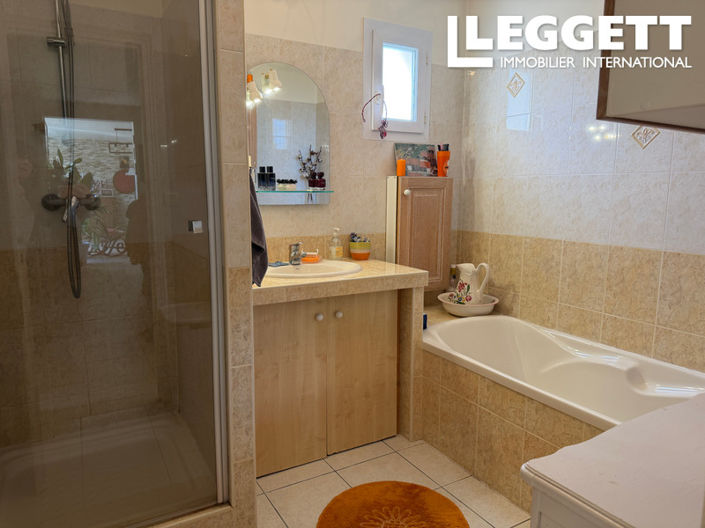 Image No.10-4 Bed House for sale