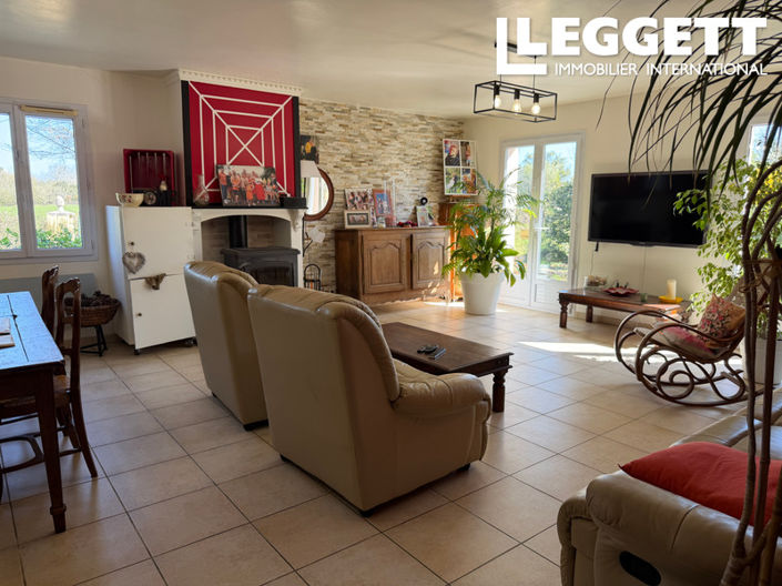 Image No.6-4 Bed House for sale