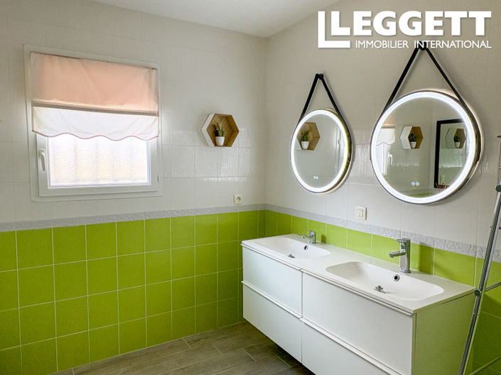 Image No.10-6 Bed House for sale