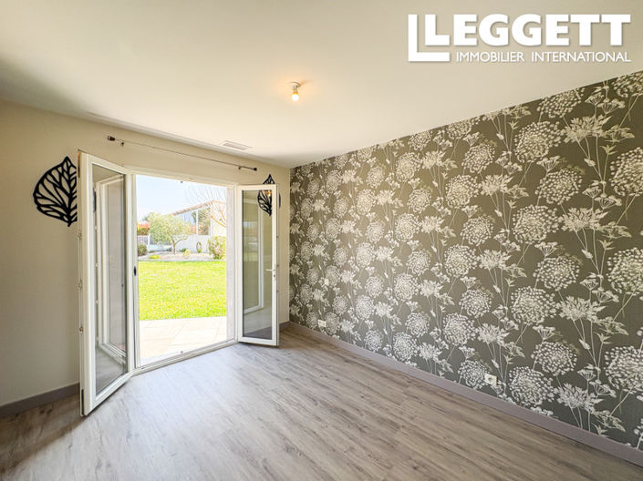 Image No.7-6 Bed House for sale