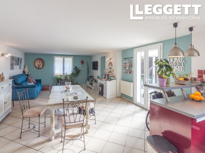 Image No.2-4 Bed House for sale