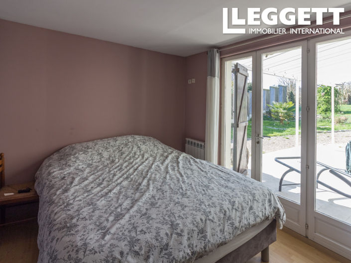 Image No.6-4 Bed House for sale