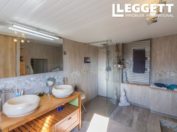 Image No.8-4 Bed House for sale