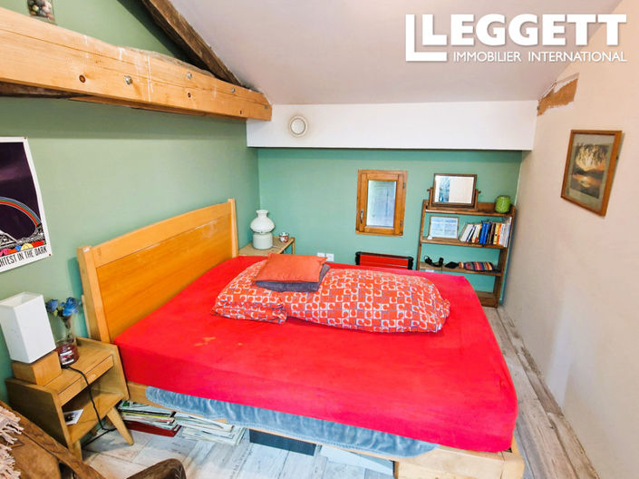 Image No.10-3 Bed House for sale