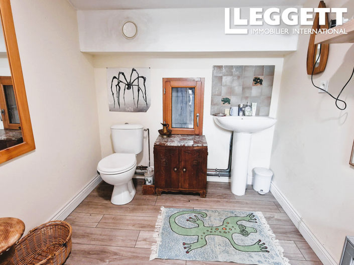 Image No.8-3 Bed House for sale