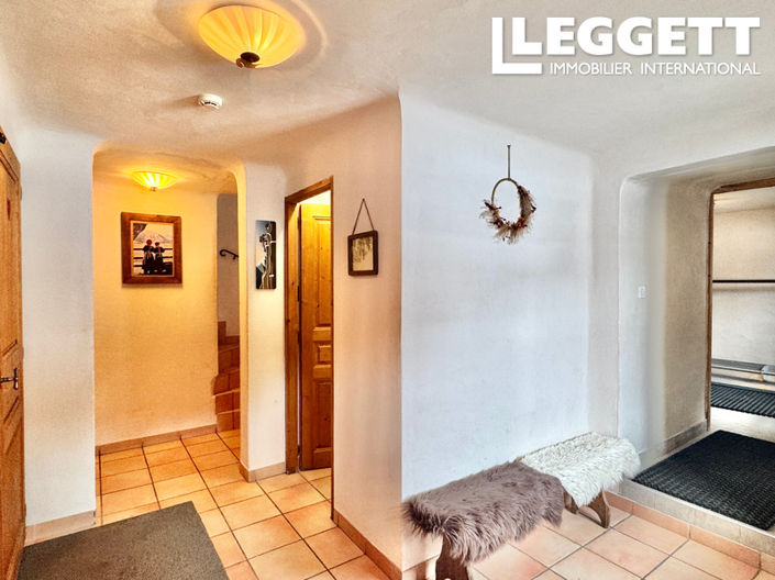 Image No.3-11 Bed House for sale