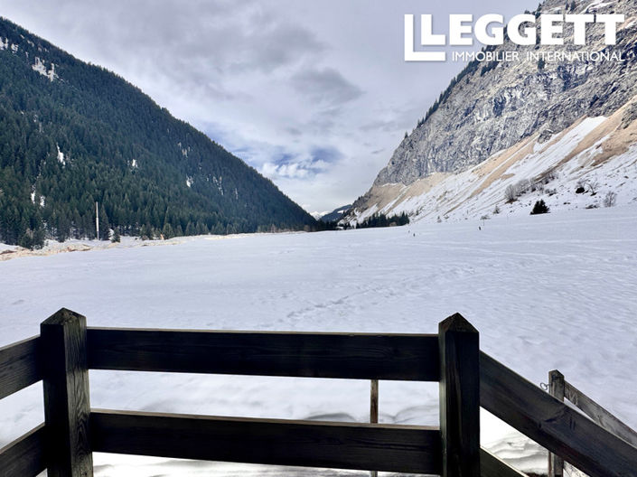 Image No.6-11 Bed House for sale