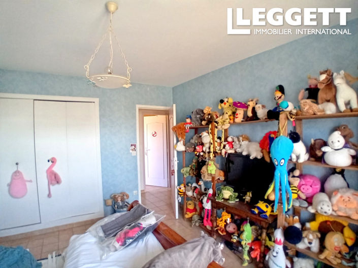 Image No.9-3 Bed House for sale