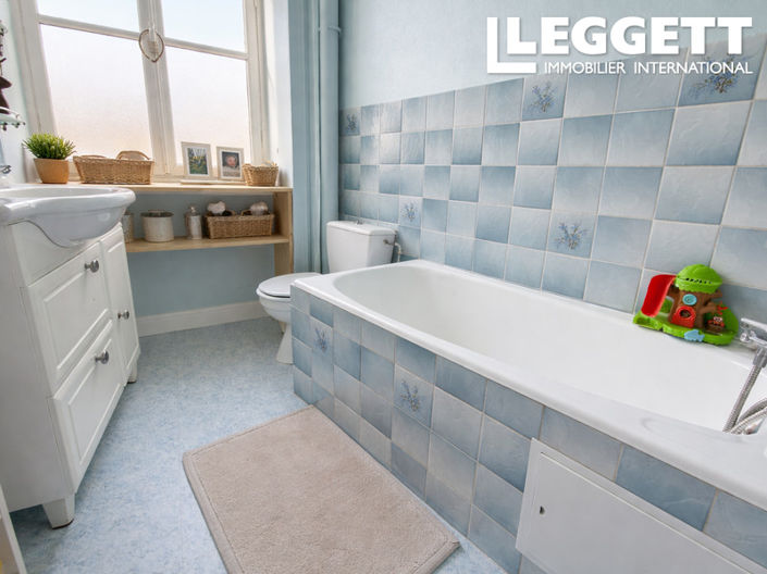 Image No.10-5 Bed House for sale