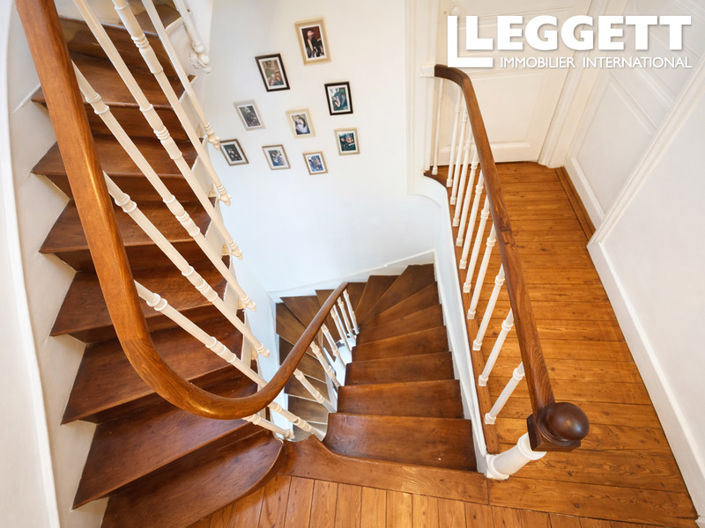 Image No.7-5 Bed House for sale