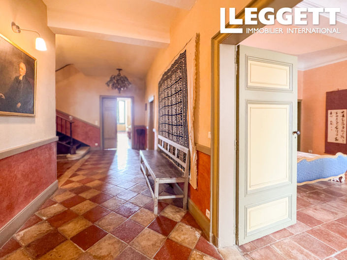 Image No.10-10 Bed House for sale