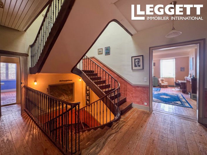 Image No.6-10 Bed House for sale