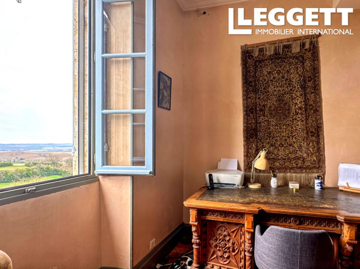 Image No.8-10 Bed House for sale