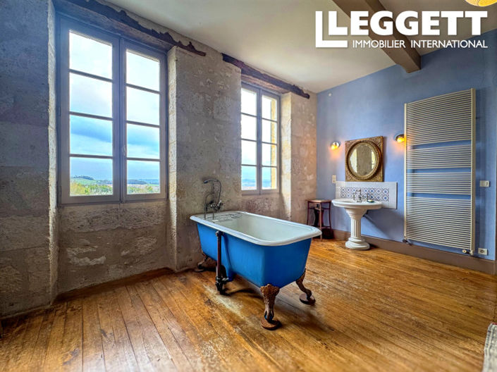 Image No.9-10 Bed House for sale