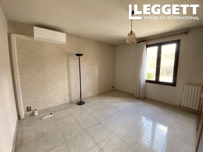 Image No.6-5 Bed House for sale