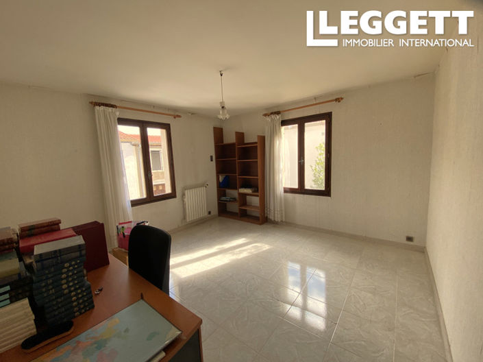 Image No.9-5 Bed House for sale