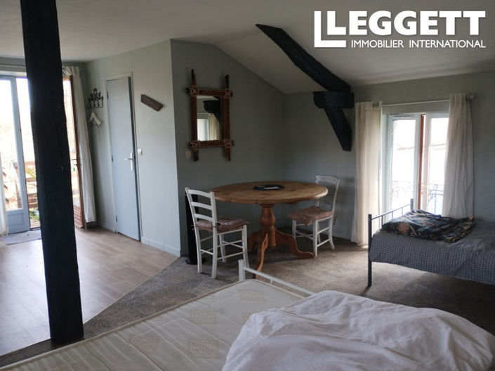 Image No.8-5 Bed House for sale
