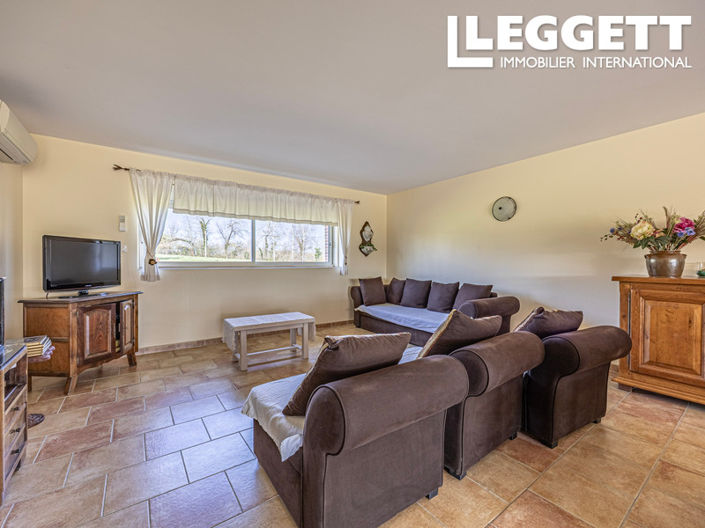 Image No.5-5 Bed House for sale