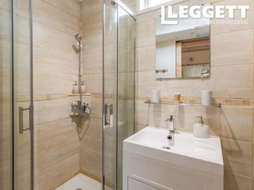 ahr0chm6ly9jzg4uagvzdglhlmltbw8vaw1hz2uvvevom