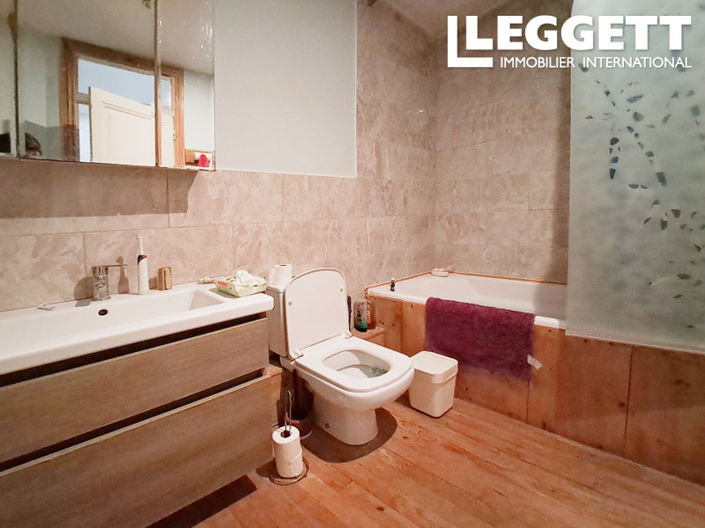 Image No.10-4 Bed House for sale