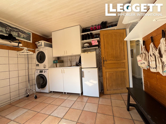 Image No.10-6 Bed Apartment for sale