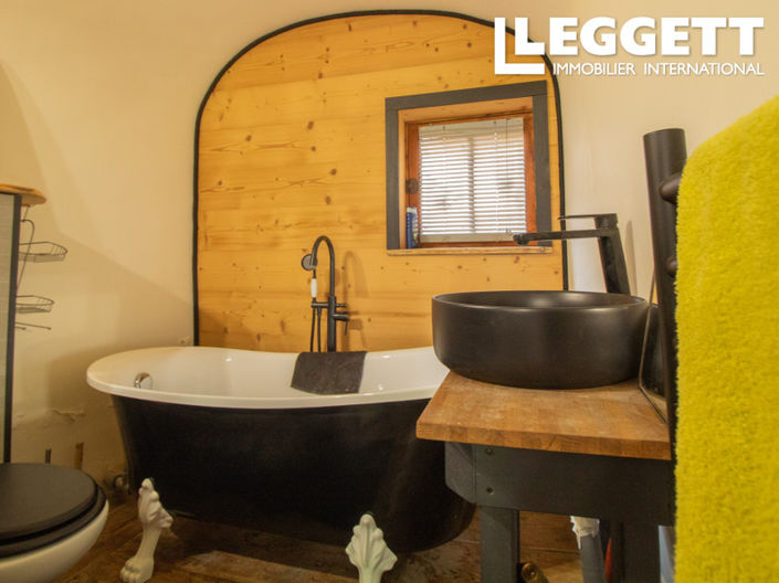 Image No.5-2 Bed House for sale